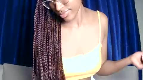 Snapshot of pinkaura_ chatting on 28, 7, 2026 PinkyAura online show from 28, 7, 2026
