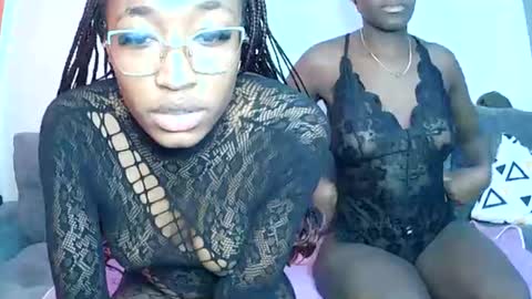 Snapshot of pinkaura_ chatting on 5, 8, 2026 PinkyAura online show from 5, 8, 2026