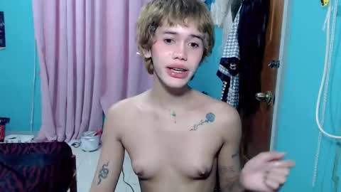Snapshot of pinke_princesx1 chatting on 26, 4, 2026 Cherry online show from 26, 4, 2026
