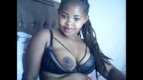 Snapshot of pinkkitty001 chatting on 9, 6, 2026 pinkkitty001 online show from 9, 6, 2026