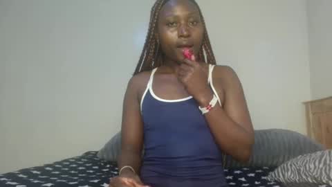 Snapshot of pinklover2003 chatting on 14, 5, 2026 Serena online show from 14, 5, 2026