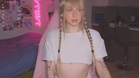 pinkvenom_ online show from 1, 12, 2025