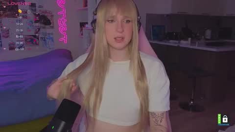 Snapshot of pinkvenom_ chatting on 7, 3, 2026 pinkvenom_ online show from 7, 3, 2026