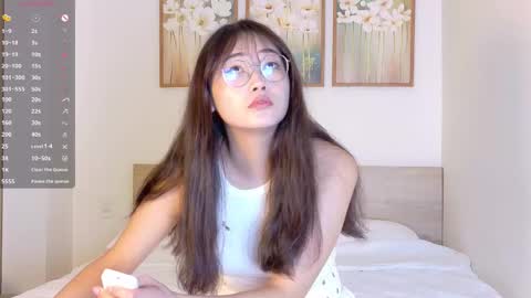 Snapshot of pinkyblooom chatting on 26, 3, 2026 Polly online show from 26, 3, 2026