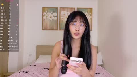 Snapshot of pinkyblooom chatting on 16, 4, 2026 Polly online show from 16, 4, 2026