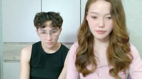 Snapshot of pinkylovers chatting on 23, 5, 2026 Li long hair and Ru short hair online show from 23, 5, 2026