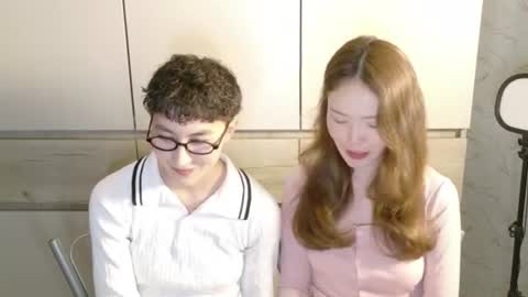 Snapshot of pinkylovers chatting on 12, 6, 2026 Li long hair and Ru short hair online show from 12, 6, 2026