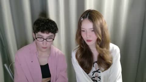 Snapshot of pinkylovers chatting on 13, 6, 2026 Li long hair and Ru short hair online show from 13, 6, 2026