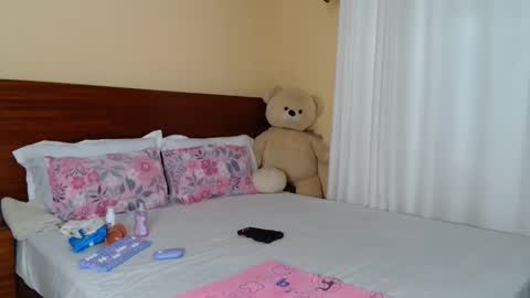 Snapshot of pinkysmiles chatting on 11, 6, 2026 Pinky online show from 11, 6, 2026
