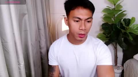 Snapshot of pinoymilker chatting on 6, 7, 2026 ethan online show from 6, 7, 2026