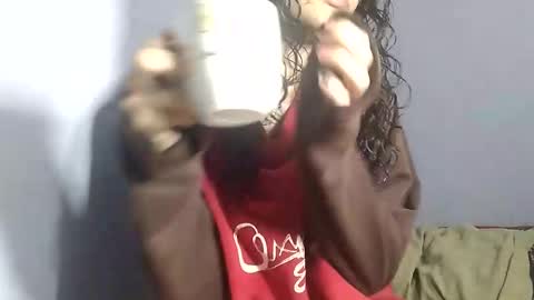 Snapshot of piscis_dreams chatting on 10, 3, 2025 PiscisDreams online show from 10, 3, 2025