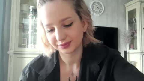 Caroline online show from 9, 4, 2026