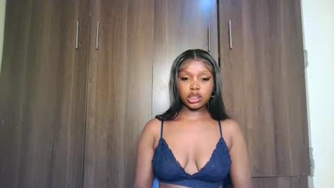Snapshot of pixie_roman chatting on 25, 6, 2026 Majesty online show from 25, 6, 2026