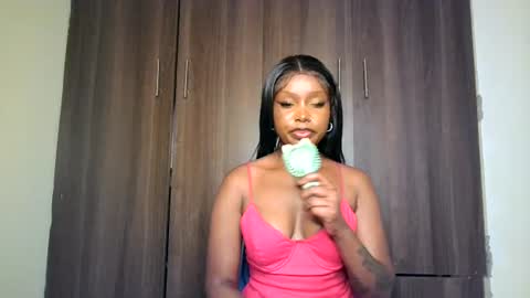 Snapshot of pixie_roman chatting on 27, 6, 2026 Majesty online show from 27, 6, 2026