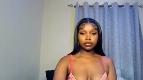 Snapshot of pixie_roman chatting on 15, 7, 2026 Majesty online show from 15, 7, 2026