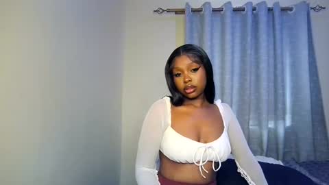 Snapshot of pixie_roman chatting on 23, 7, 2026 Majesty online show from 23, 7, 2026