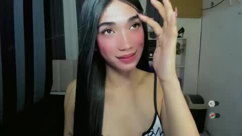pixiedoll_ online show from 14, 5, 2026