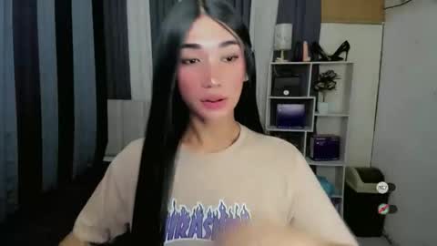 pixiedoll_ online show from 18, 5, 2026