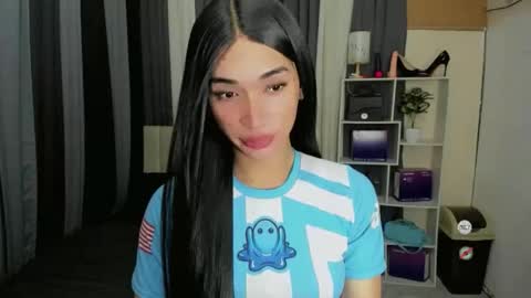 pixiedoll_ online show from 24, 5, 2026