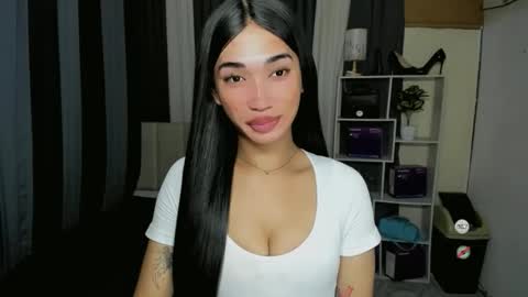 pixiedoll_ online show from 27, 5, 2026