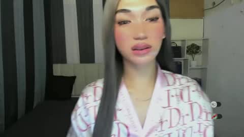 pixiedoll_ online show from 12, 6, 2026