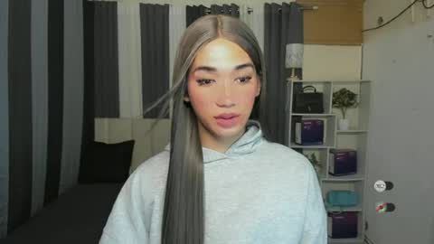 pixiedoll_ online show from 13, 6, 2026
