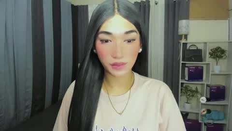 pixiedoll_ online show from 17, 6, 2026