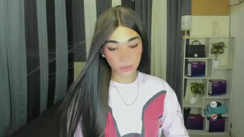 pixiedoll_ online show from 22, 6, 2026