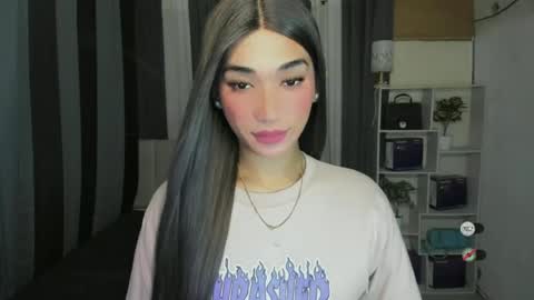 pixiedoll_ online show from 23, 6, 2026