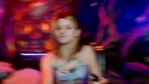 Snapshot of pixiedustslove chatting on 4, 10, 2025 Pixie dust online show from 4, 10, 2025