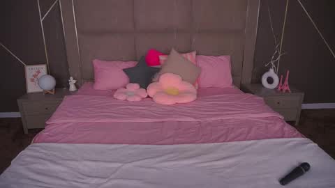 pixiehott online show from 3, 2, 2026