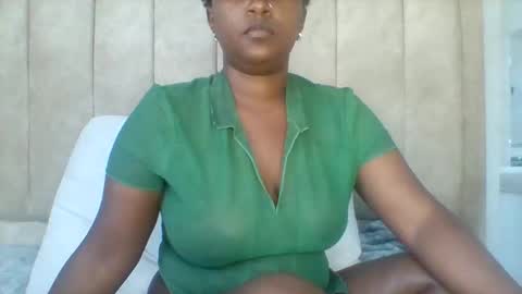 Snapshot of pixietease1 chatting on 17, 11, 2025 pixietease1 online show from 17, 11, 2025