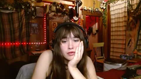 Snapshot of pixinun chatting on 25, 3, 2026 Izzy online show from 25, 3, 2026