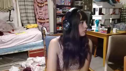 Snapshot of pixinun chatting on 16, 6, 2026 Izzy online show from 16, 6, 2026