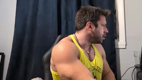 Snapshot of pizza_biceps chatting on 3, 2, 2026 pizza_biceps online show from 3, 2, 2026