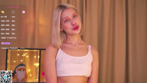 Snapshot of platinum_babe chatting on 11, 10, 2025 Ennie online show from 11, 10, 2025