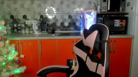 Snapshot of playful_mary chatting on 25, 12, 2024 Masha online show from 25, 12, 2024