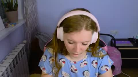 Snapshot of playful_mary chatting on 19, 5, 2026 Masha online show from 19, 5, 2026
