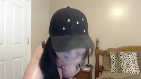 Snapshot of playfulkitten17 chatting on 24, 4, 2026 playfulkitten17 online show from 24, 4, 2026
