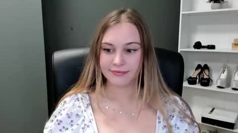 Snapshot of playgirl_valeria chatting on 23, 4, 2026 Valeria online show from 23, 4, 2026