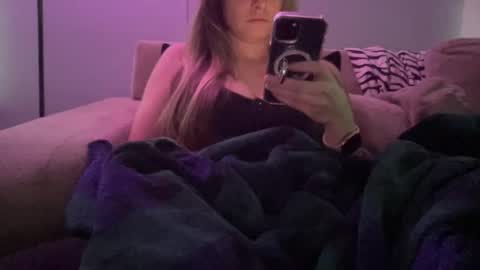 Snapshot of playwithcaity chatting on 23, 4, 2026 Caity online show from 23, 4, 2026