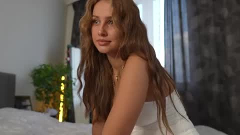 Snapshot of playwithmil chatting on 31, 7, 2026 21 y.o Mila online show from 31, 7, 2026