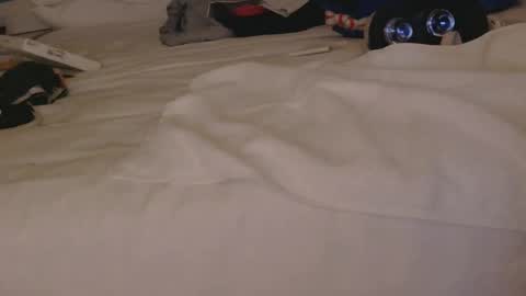 Snapshot of pleaseyou805 chatting on 12, 1, 2026 Awesomefun online show from 12, 1, 2026