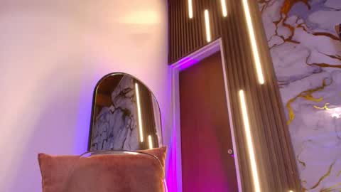 JUAN AND JULI online show from 4, 12, 2025