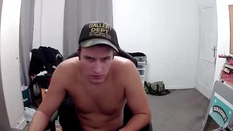 Snapshot of plkrisztian chatting on 19, 10, 2025 plkrisztian online show from 19, 10, 2025