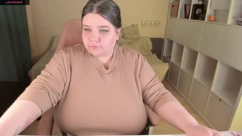 Snapshot of plum_pie__ chatting on 26, 4, 2026 Alice online show from 26, 4, 2026