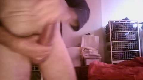 Snapshot of plus84u chatting on 8, 5, 2026 Fratzz online show from 8, 5, 2026
