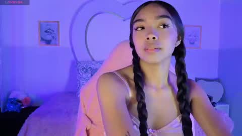 Snapshot of pocahontas_moon chatting on 7, 7, 2026 Pocahontas online show from 7, 7, 2026