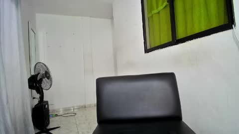 Snapshot of pocahontas_prinsce chatting on 25, 4, 2026 Nikole online show from 25, 4, 2026