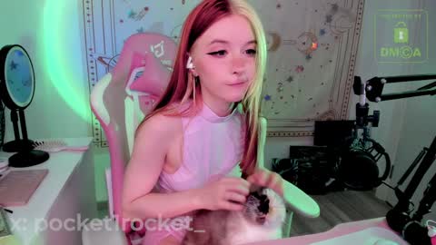 Snapshot of pocketrocket_ chatting on 28, 3, 2026 pocketrocket_ online show from 28, 3, 2026
